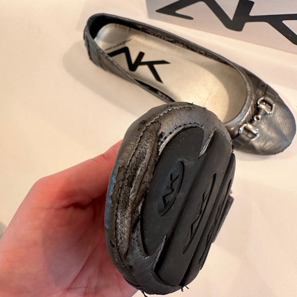 Pewter gray flats Ann Klein ** AS IS** - Picture 10 of 10